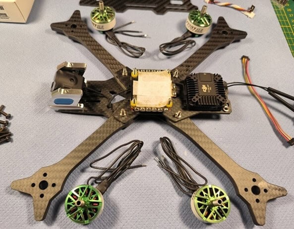 Die perfekte FPV Motoren, FC + ESC Kombination: T-HOBBY Velox System für leistungsstarke FPV-Drohnen 7 T-Motor Velox FPV Frame Kompatibilität